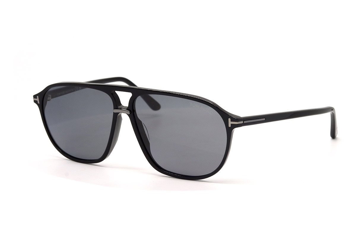 Солнцезащитные очки TOM FORD FT1026-N 01D 61 Фото №1 - linza.ua