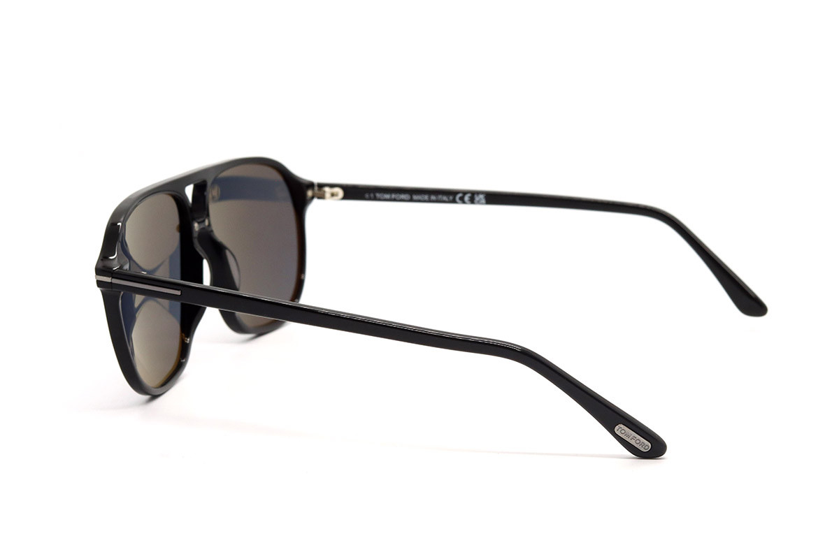 Солнцезащитные очки TOM FORD FT1026-N 01D 61 Фото №2 - linza.ua