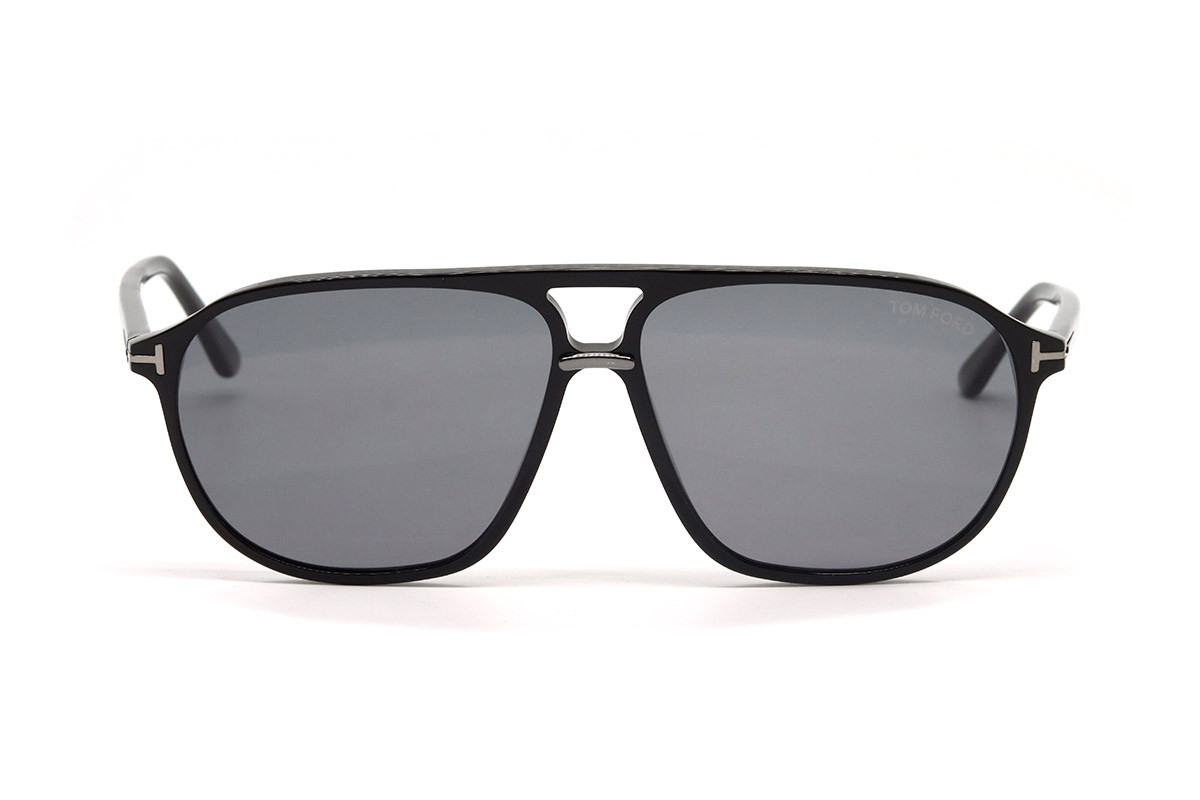 Солнцезащитные очки TOM FORD FT1026-N 01D 61 Фото №4 - linza.ua