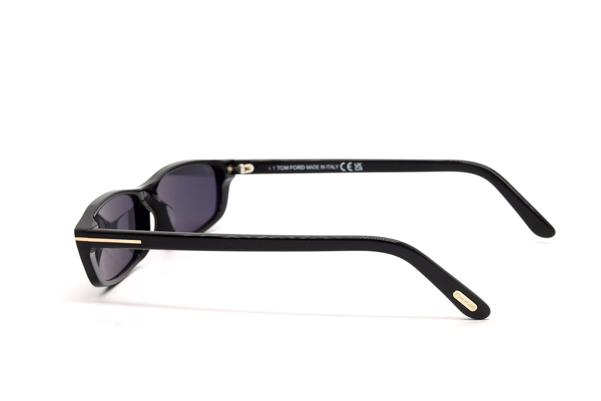 Солнцезащитные очки TOM FORD FT1058 01A 59 Фото №3 - linza.ua