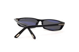 Солнцезащитные очки TOM FORD FT1058 01A 59 Фото №4 - linza.ua