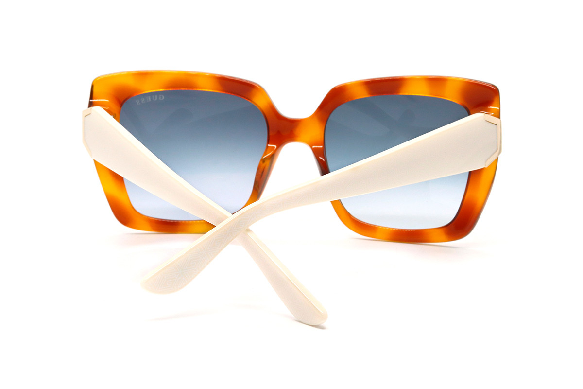 Солнцезащитные очки GUESS GU7889 53W 53 Фото №2 - linza.ua