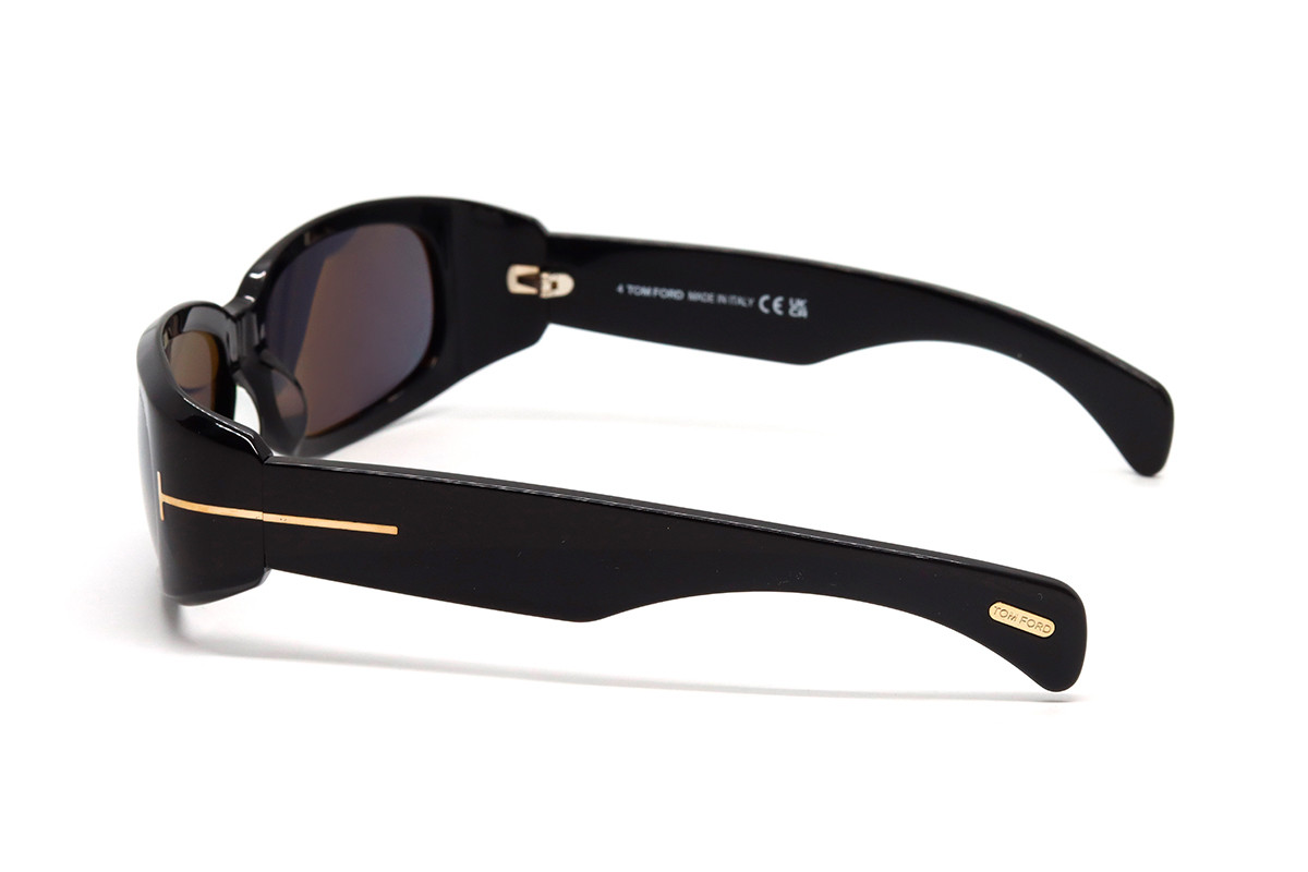 Солнцезащитные очки TOM FORD FT1064 01A 59 Фото №2 - linza.ua