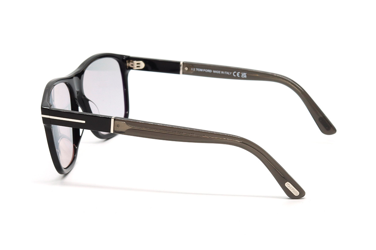 Солнцезащитные очки TOM FORD FT1081 01A 58 Фото №4 - linza.ua