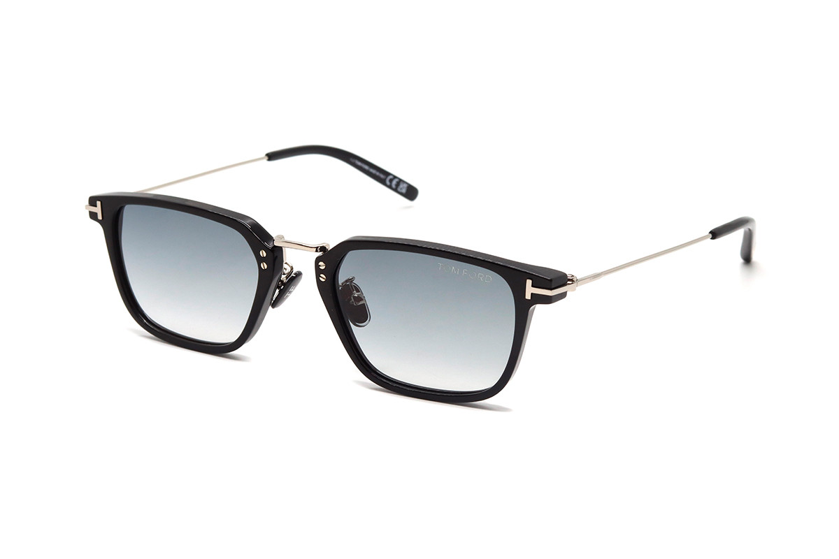 Солнцезащитные очки TOM FORD FT1042-D 01B 52 Фото №1 - linza.ua