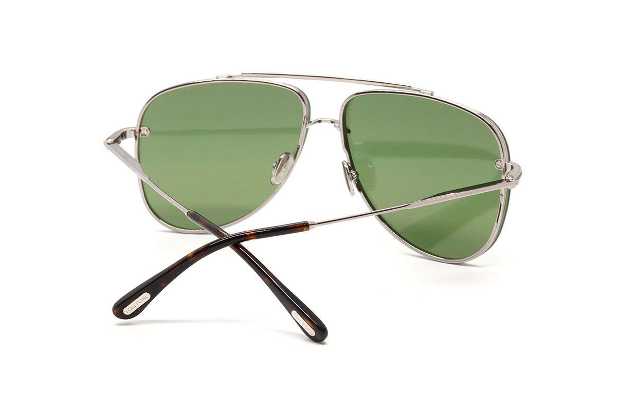 Солнцезащитные очки TOM FORD FT1071 14N 62 Фото №4 - linza.ua