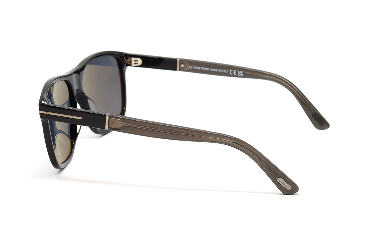 Солнцезащитные очки TOM FORD FT1081-N 01D 58 Фото №3 - linza.ua