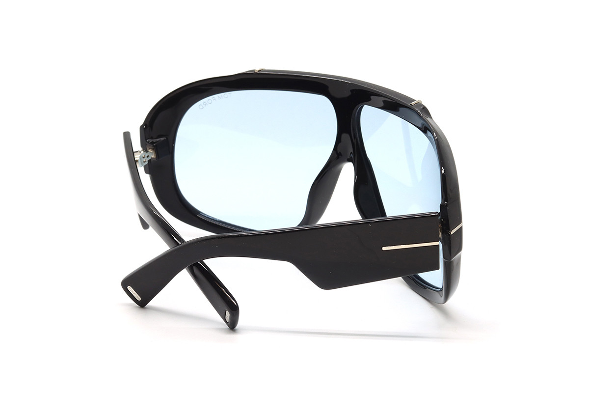 Солнцезащитные очки TOM FORD FT1093 01V 71 Фото №4 - linza.ua