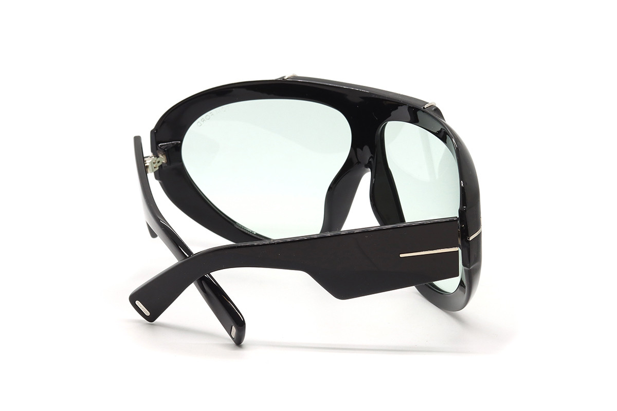 Солнцезащитные очки TOM FORD FT1094 01N 72 Фото №4 - linza.ua