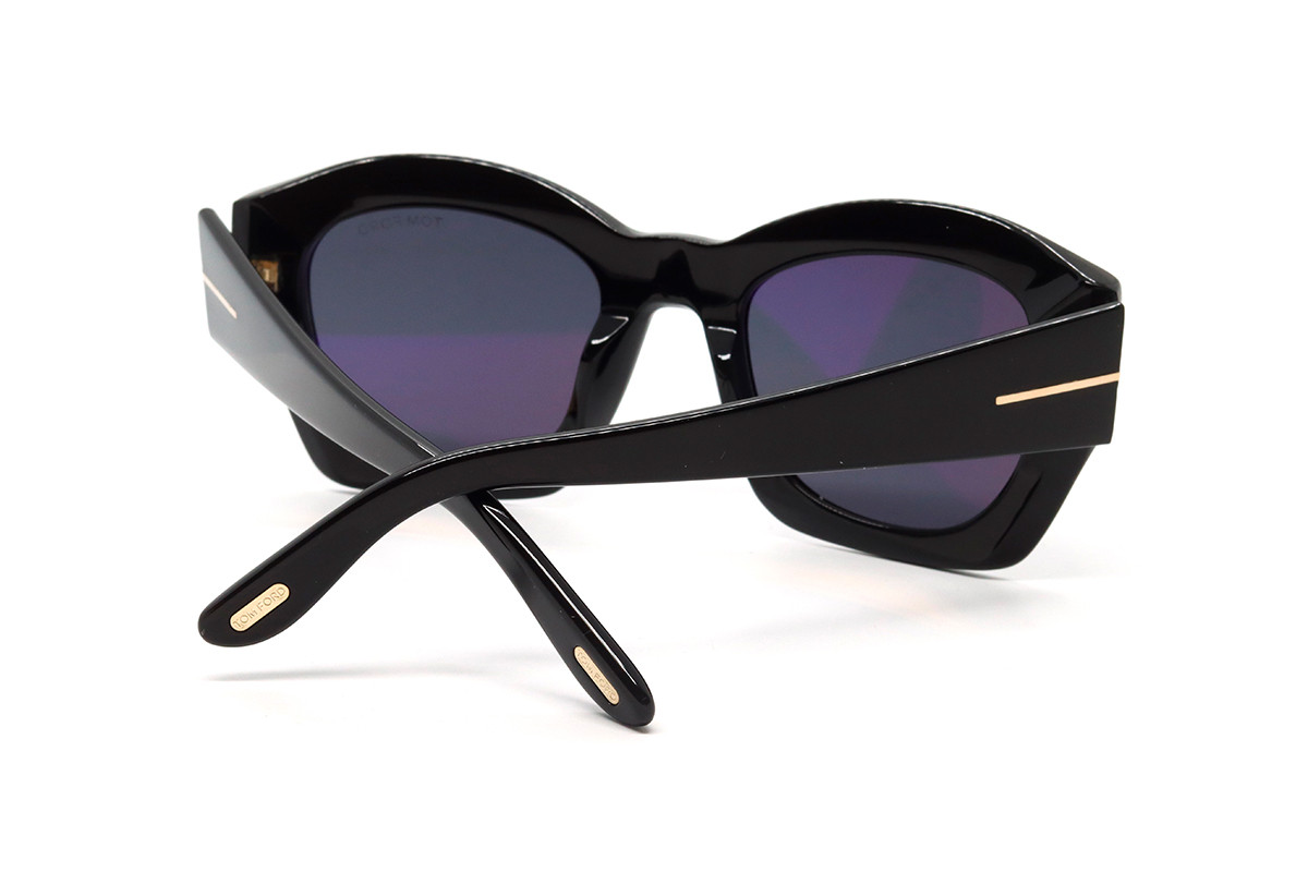 Солнцезащитные очки TOM FORD FT1083 01A 52 Фото №3 - linza.ua