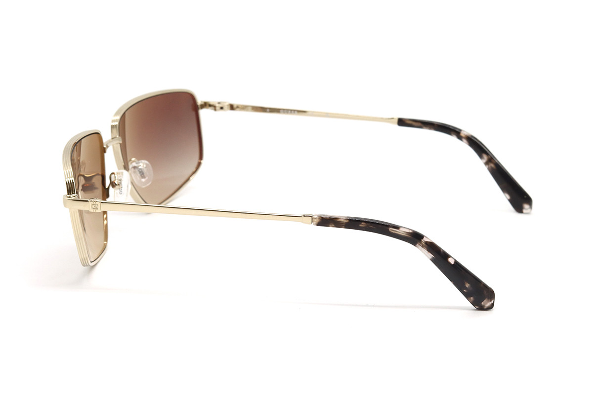 Сонцезахисні окуляри GUESS GU00088 32G 62 Фото №2 - linza.ua