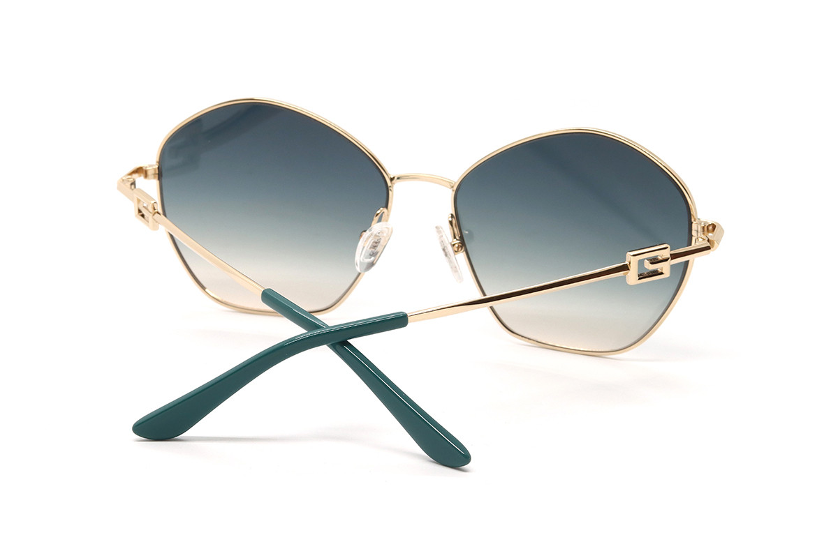 Солнцезащитные очки GUESS GU7907 98W 59 Фото №3 - linza.ua