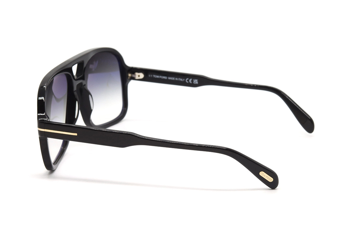 Солнцезащитные очки TOM FORD FT0884 01B 60 Фото №4 - linza.ua