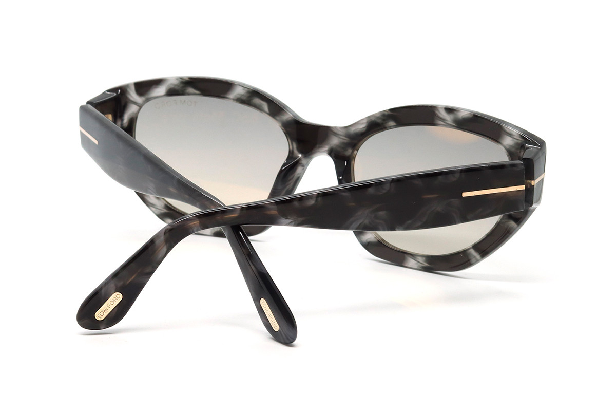 Солнцезащитные очки TOM FORD FT1086 55C 55 Фото №4 - linza.ua