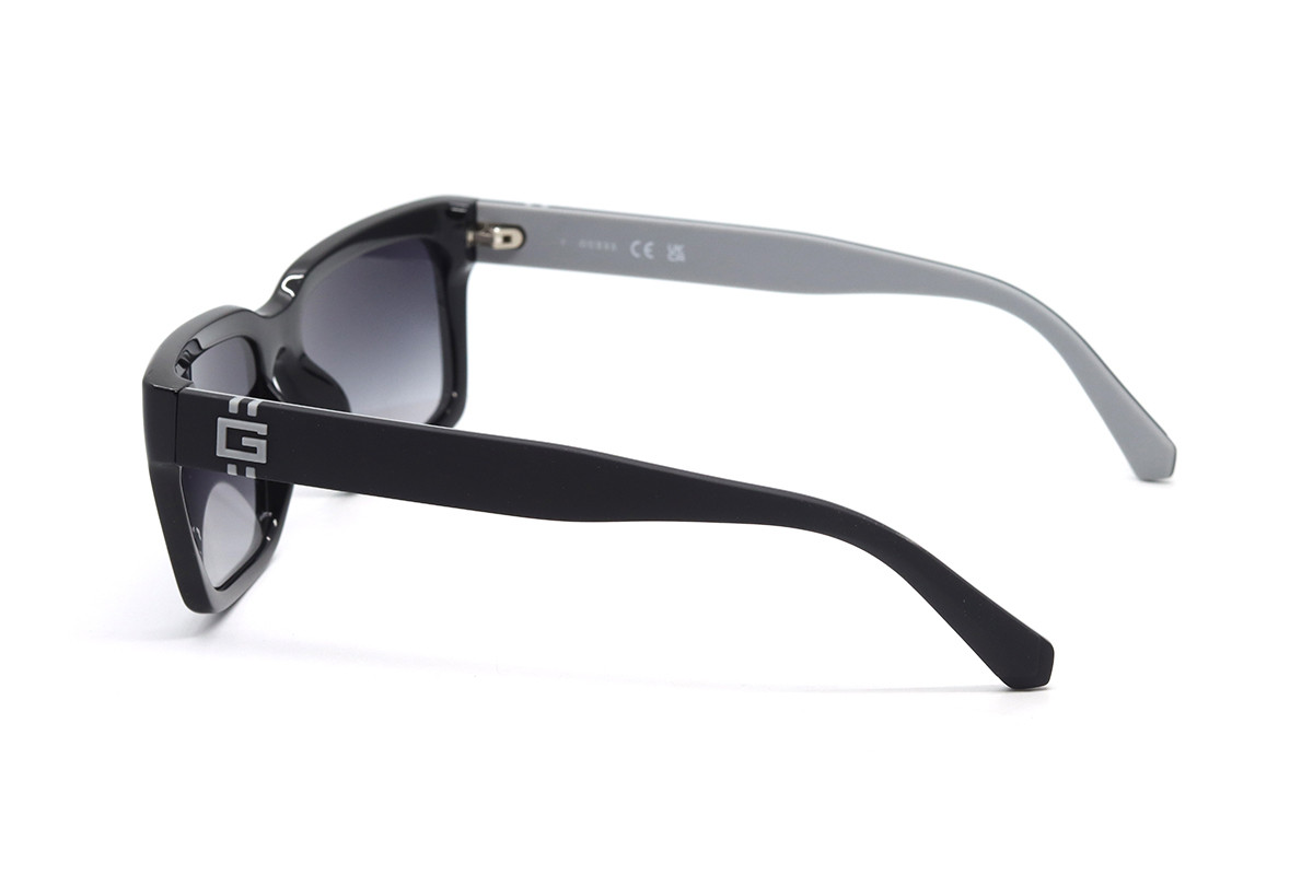 Сонцезахисні окуляри GUESS GU00121 01B 56 Фото №2 - linza.ua