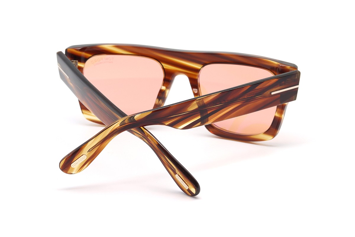 Солнцезащитные очки TOM FORD FT0711 53E 53 Фото №4 - linza.ua