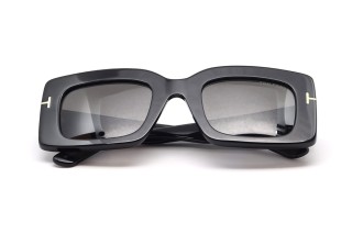 Солнцезащитные очки TOM FORD FT1188 01A 50 Фото №4 - linza.ua