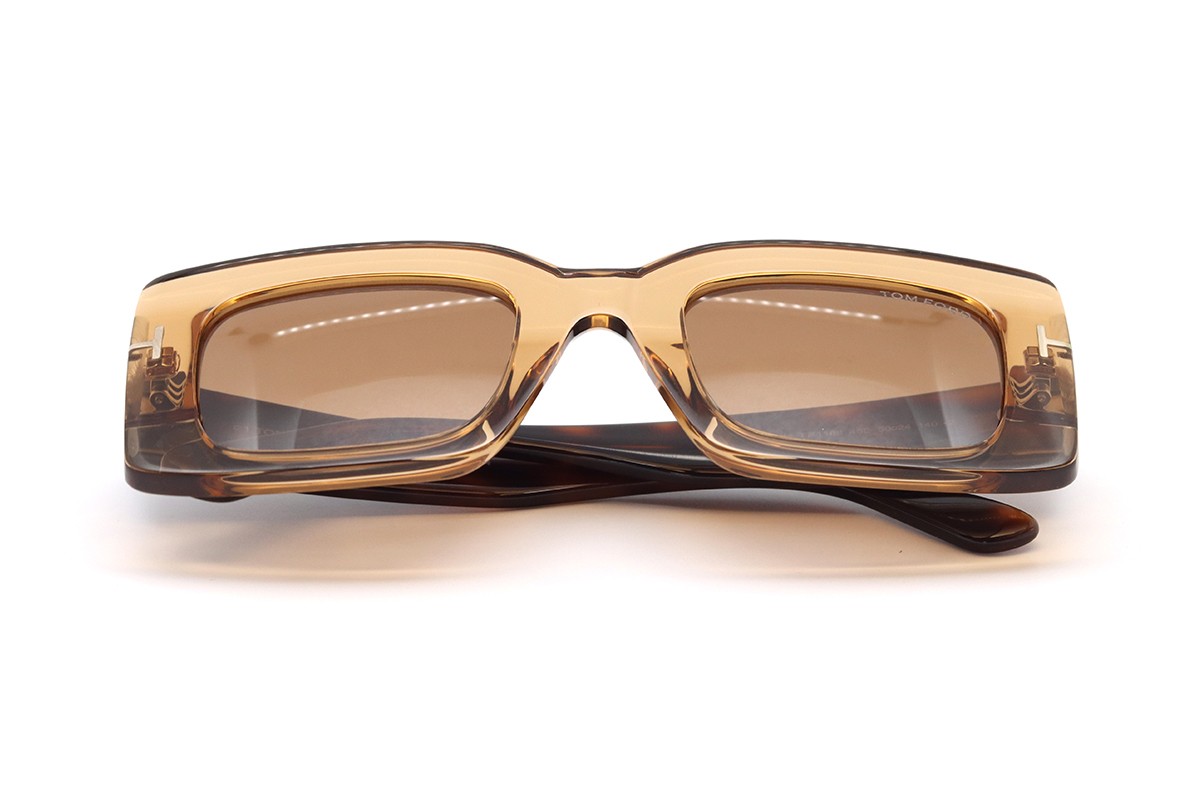 Солнцезащитные очки TOM FORD FT1188 45E 50 Фото №3 - linza.ua
