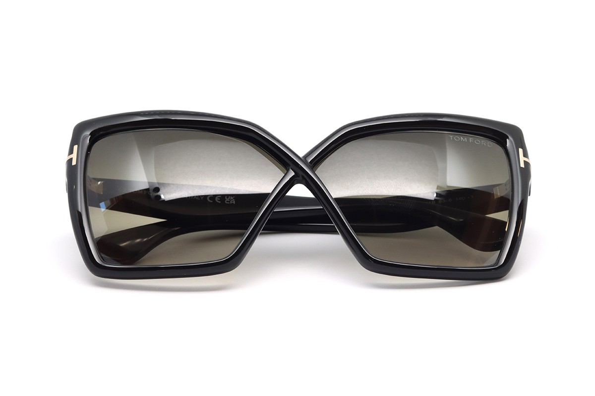 Солнцезащитные очки TOM FORD FT1195 01B 63 Фото №5 - linza.ua