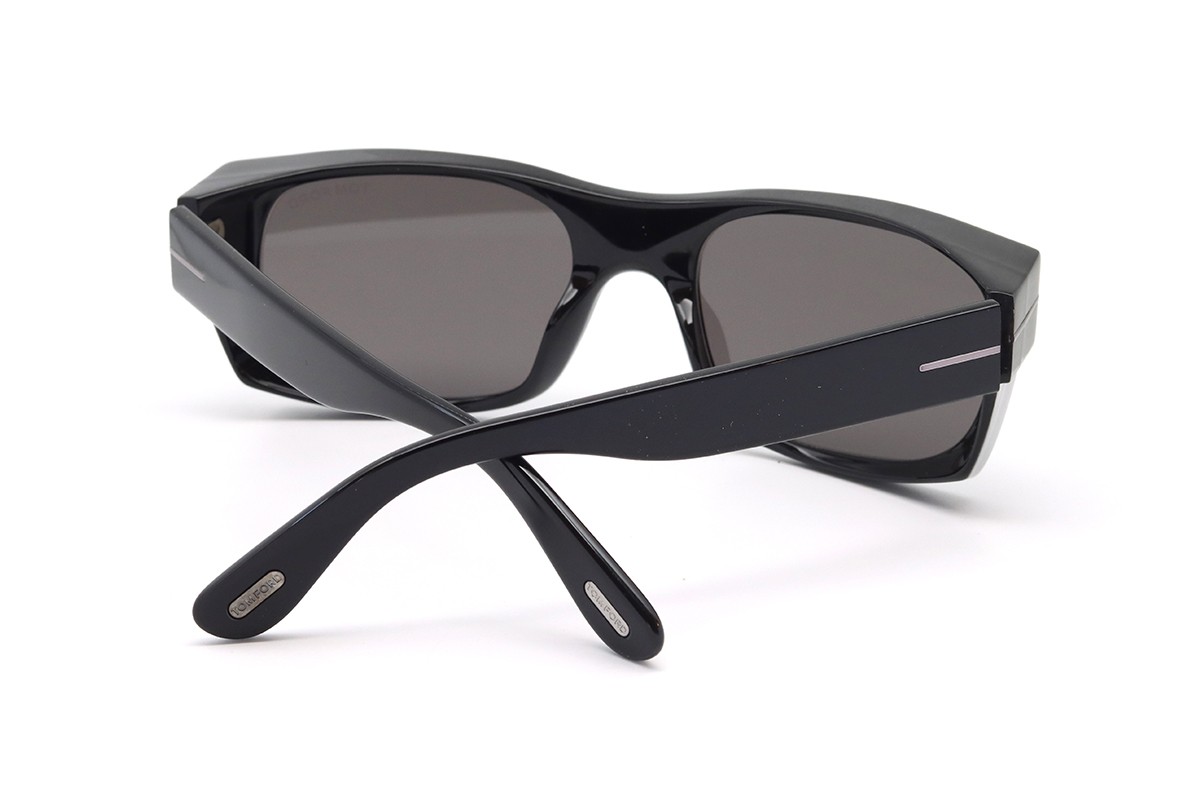 Солнцезащитные очки TOM FORD FT1181-N 01A 56 Фото №2 - linza.ua