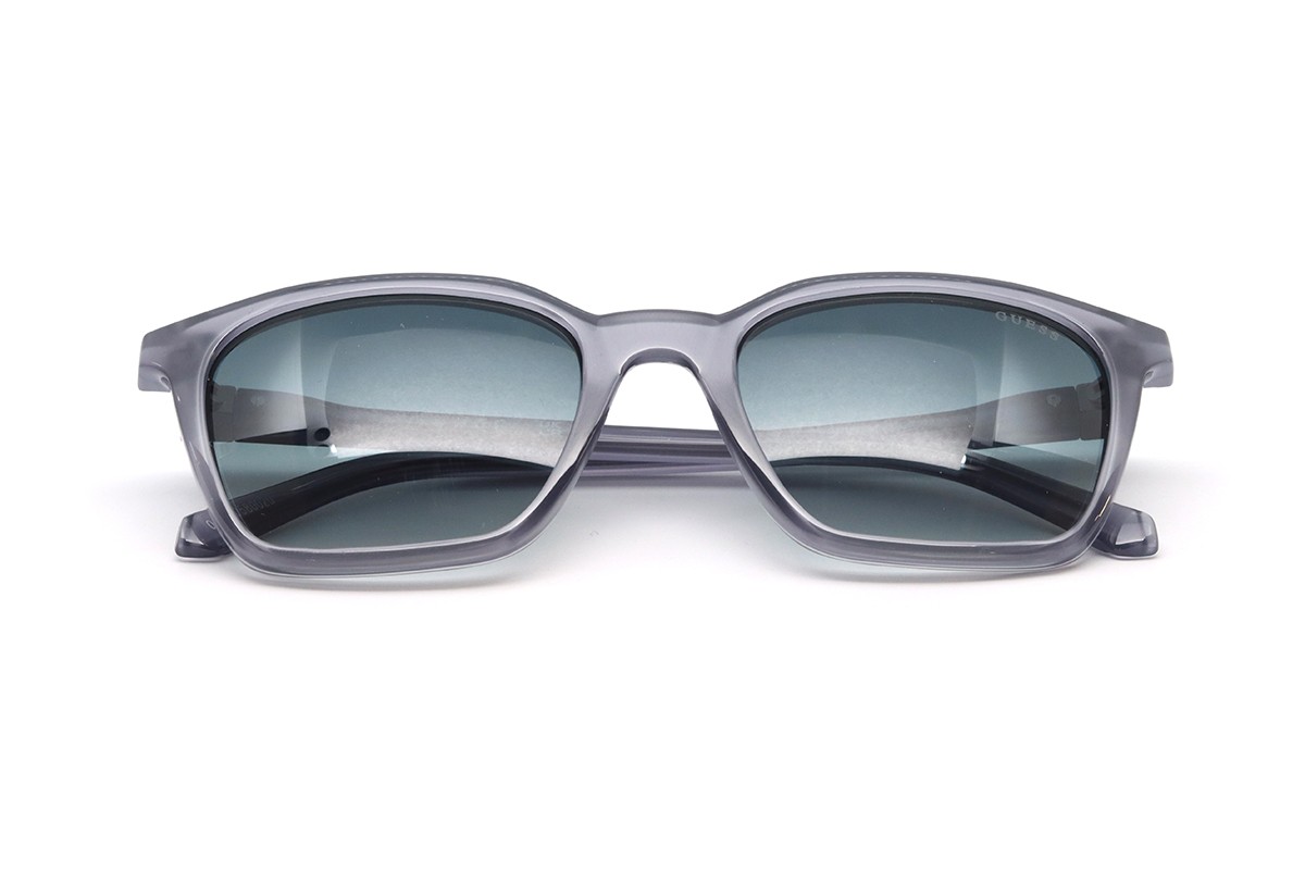 Солнцезащитные очки GUESS GU00170 20W 53 Фото №4 - linza.ua