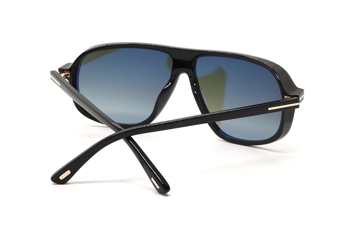 Солнцезащитные очки TOM FORD FT1208 01B 61 Фото №2 - linza.ua