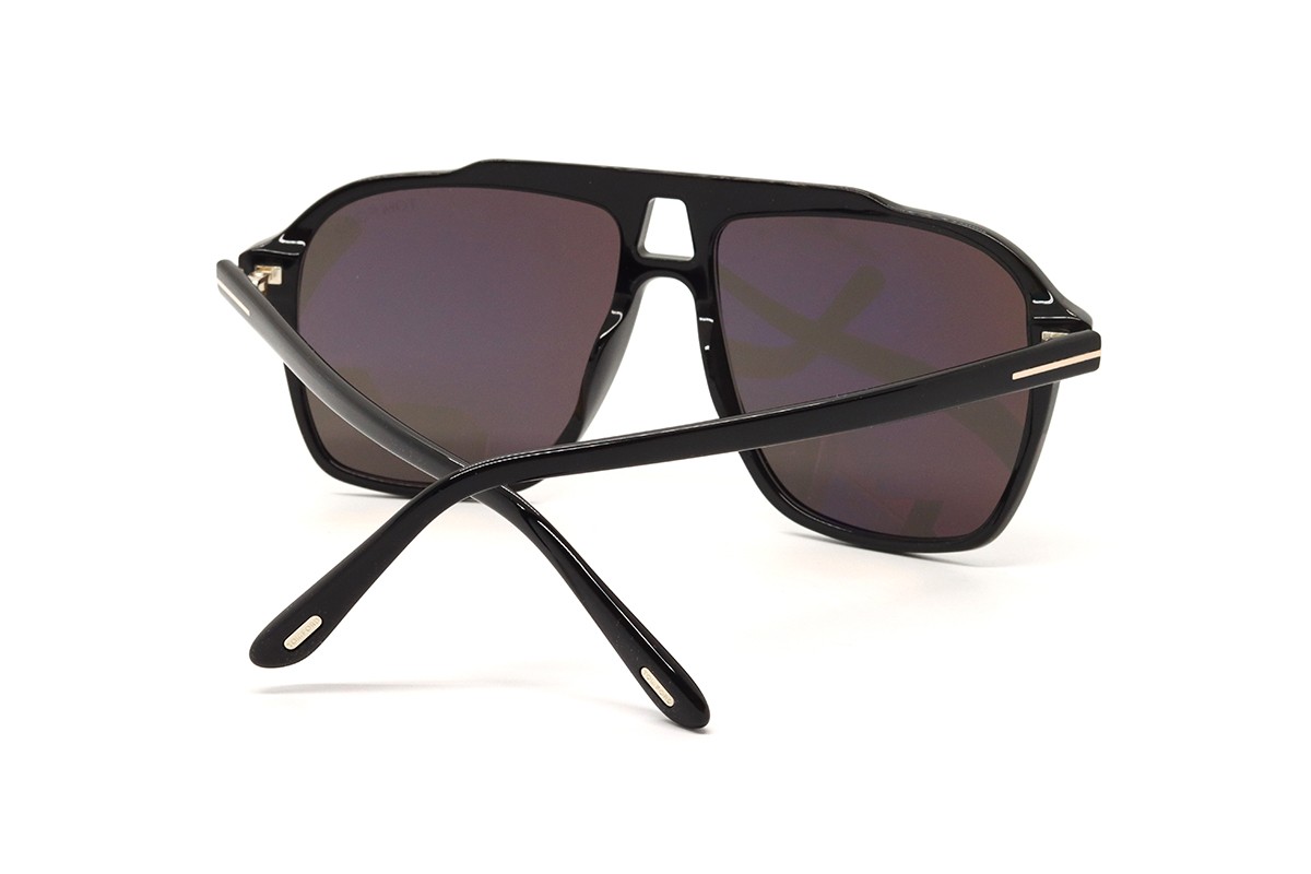 Солнцезащитные очки TOM FORD FT1209 01A 56 Фото №2 - linza.ua