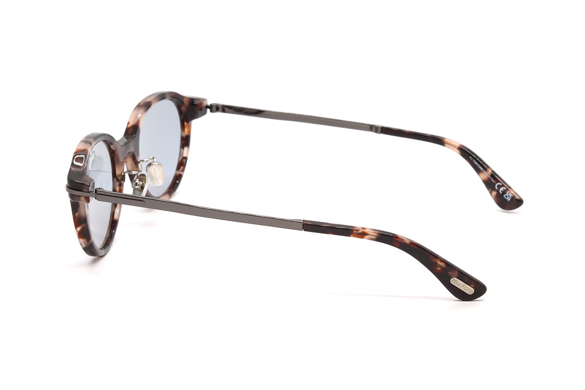 Солнцезащитные очки TOM FORD FT1234-D 55A 51 Фото №3 - linza.ua