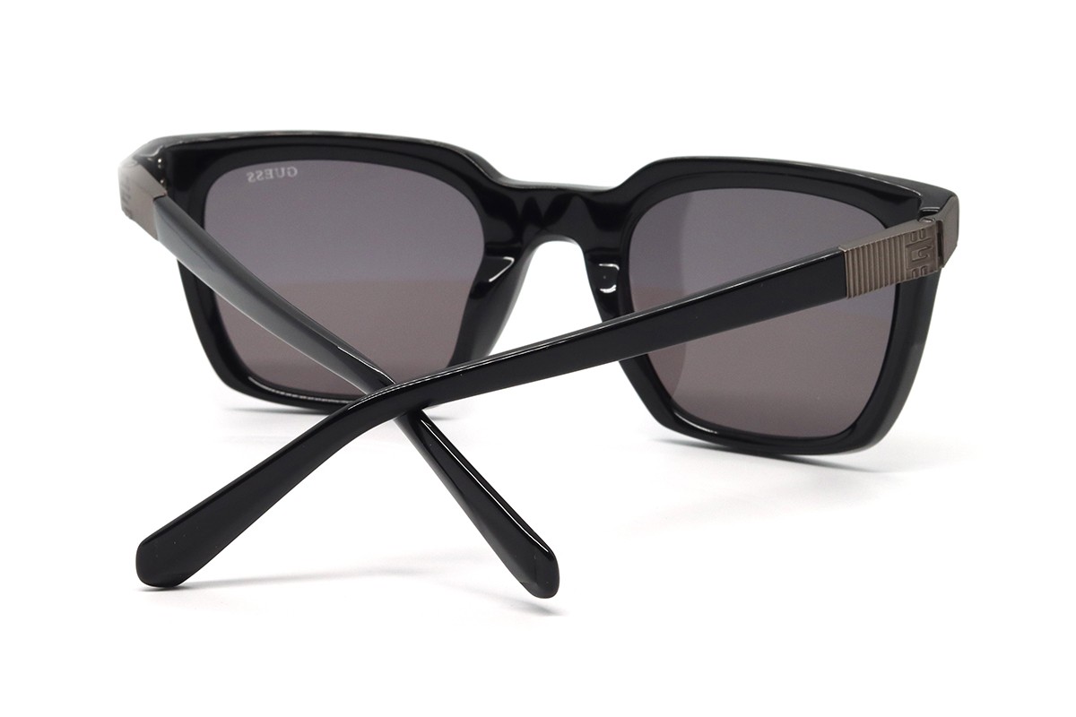Солнцезащитные очки GUESS GU00279 01A 51 Фото №3 - linza.ua