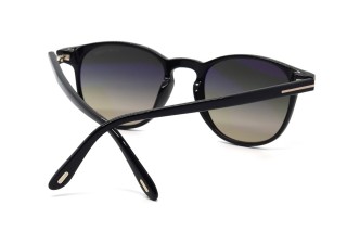 Солнцезащитные очки TOM FORD FT1302 01B 50 Фото №4 - linza.ua