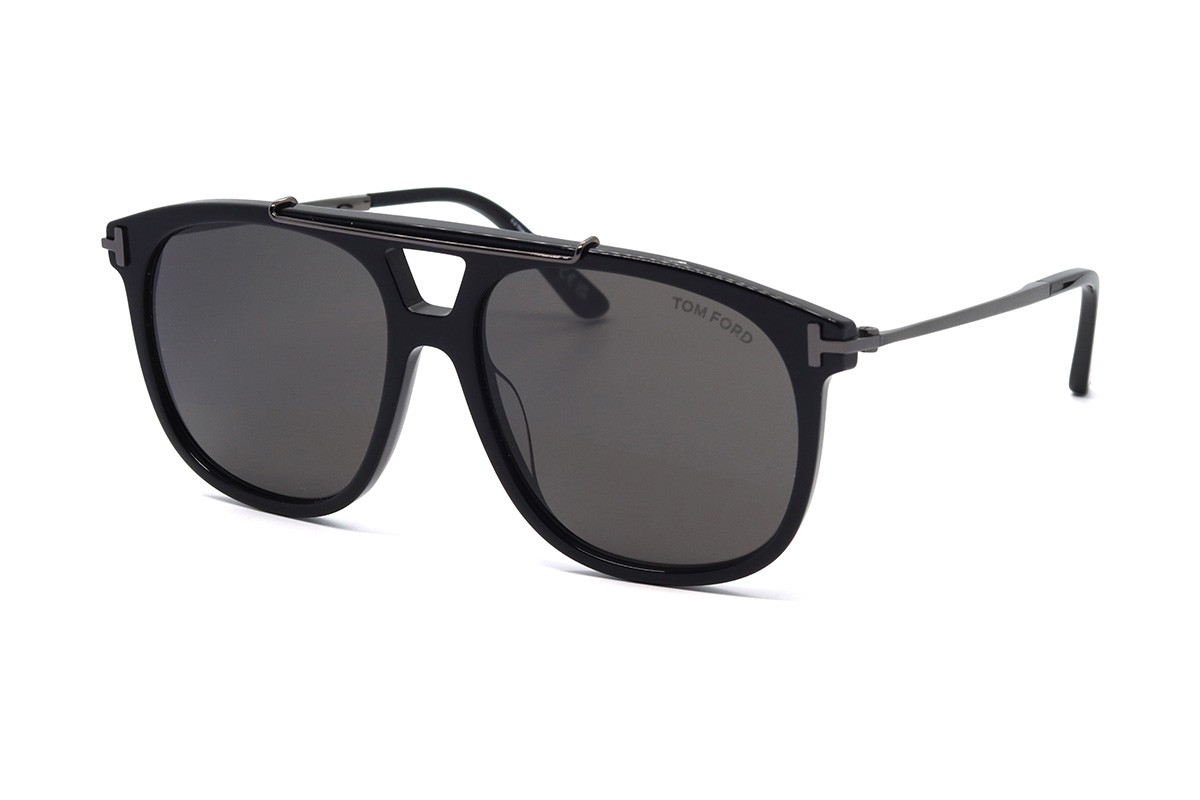 Солнцезащитные очки TOM FORD FT1306 01A 58 Фото №1 - linza.ua