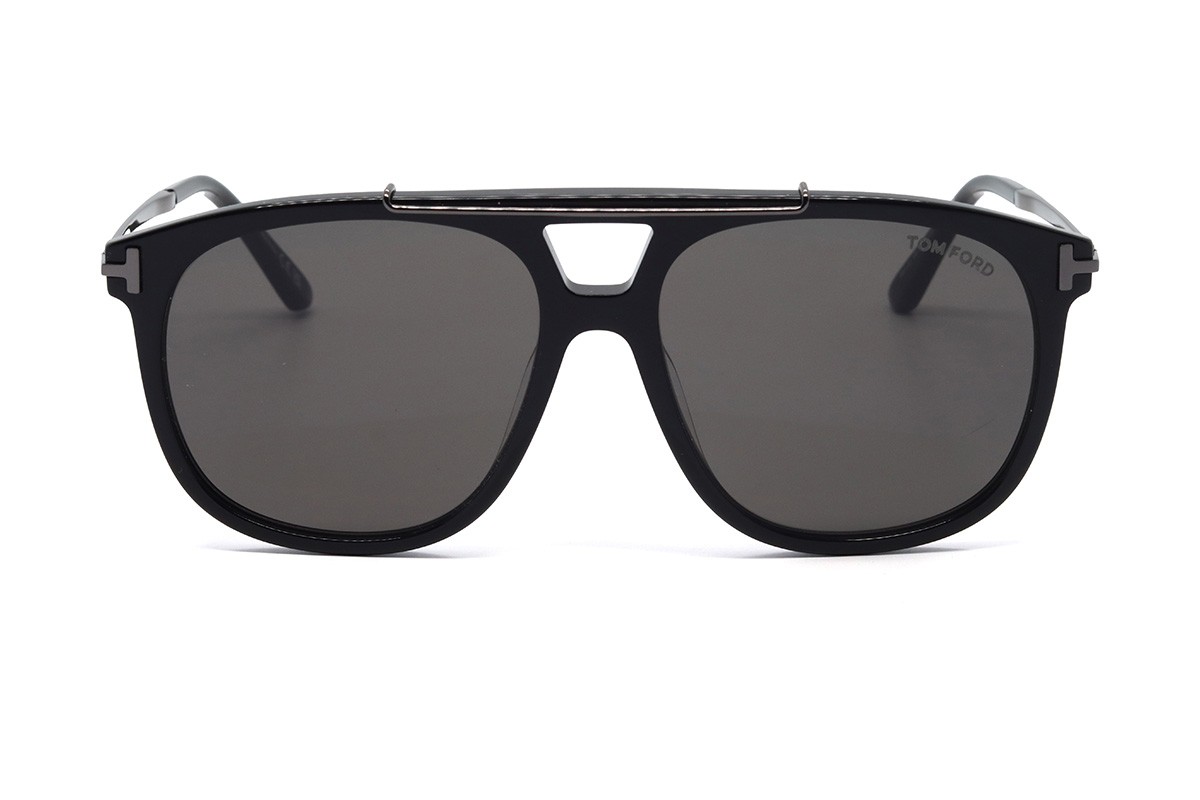 Солнцезащитные очки TOM FORD FT1306 01A 58 Фото №2 - linza.ua