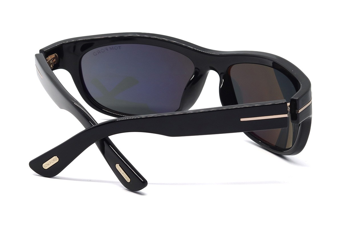 Солнцезащитные очки TOM FORD FT1363 01A 62 Фото №2 - linza.ua