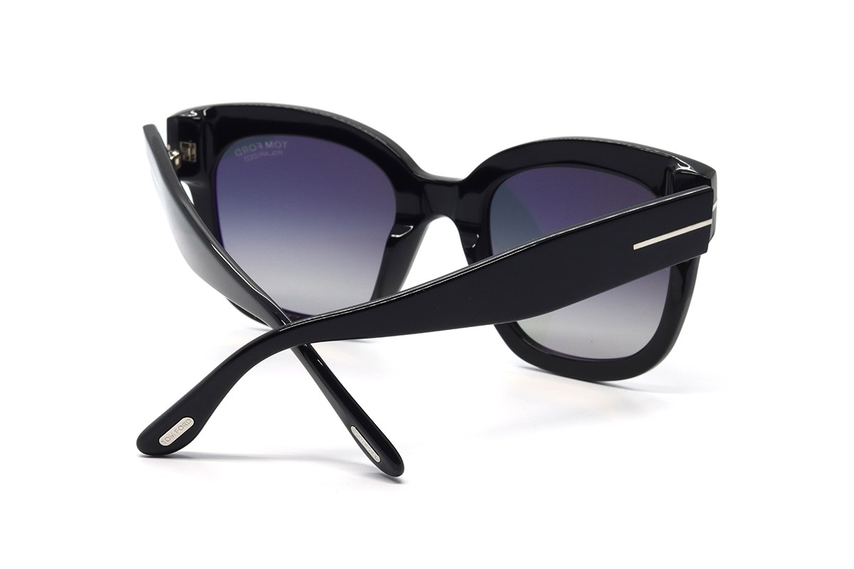 Солнцезащитные очки TOM FORD FT0613 01D 52 Фото №3 - linza.ua