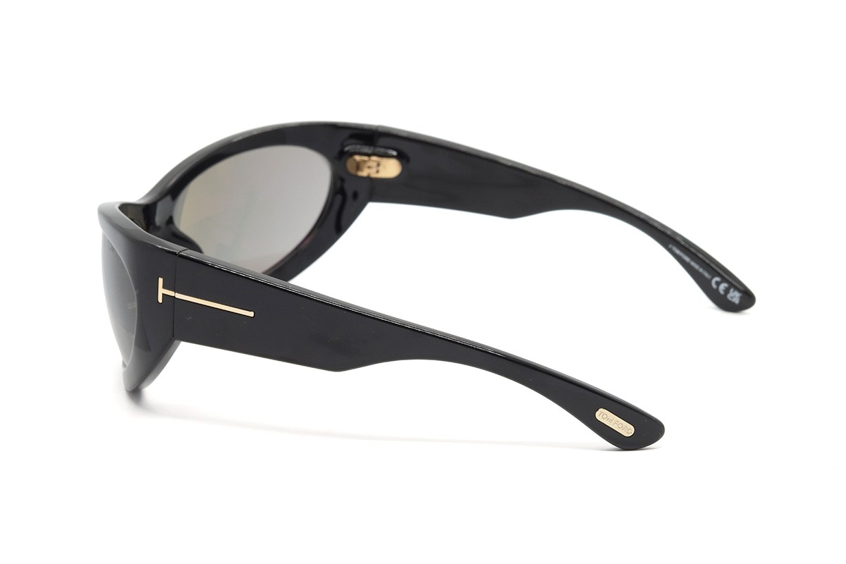 Солнцезащитные очки TOM FORD FT1365 01A 62 Фото №2 - linza.ua