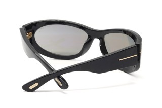 Солнцезащитные очки TOM FORD FT1365 01A 62 Фото №4 - linza.ua