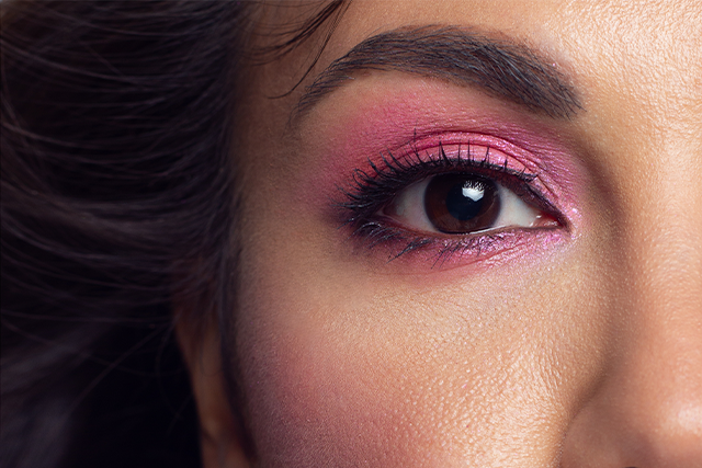 Контактні лінзи і макіяж