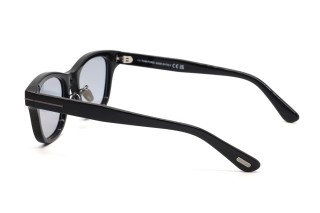 Солнцезащитные очки TOM FORD FT1353-D-N 01A 52 Фото №4 - linza.ua