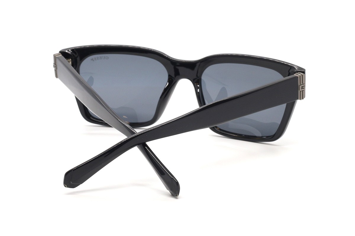 Солнцезащитные очки GUESS GU00299 01D 54 Фото №2 - linza.ua