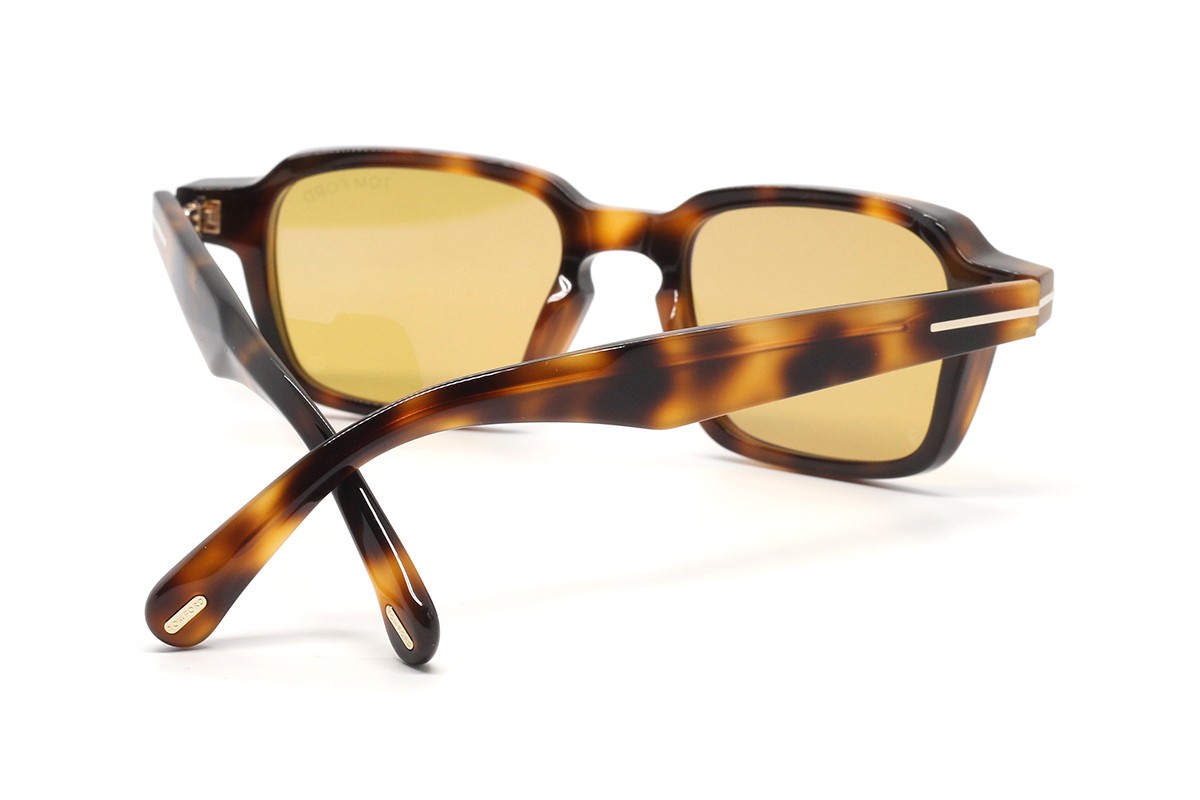 Сонцезахисні окуляри TOM FORD FT1359 53E 50 Фото №1 - linza.ua