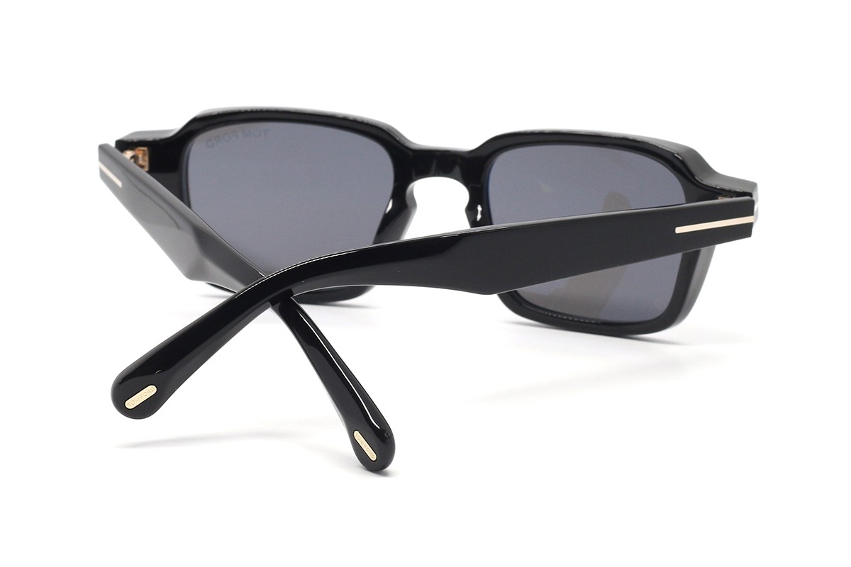 Сонцезахисні окуляри TOM FORD FT1359 01A 50 Фото №3 - linza.ua