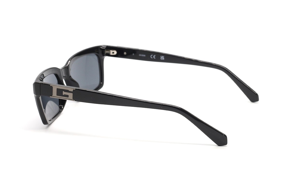 Сонцезахисні окуляри GUESS GU00300 01A 54 Фото №4 - linza.ua