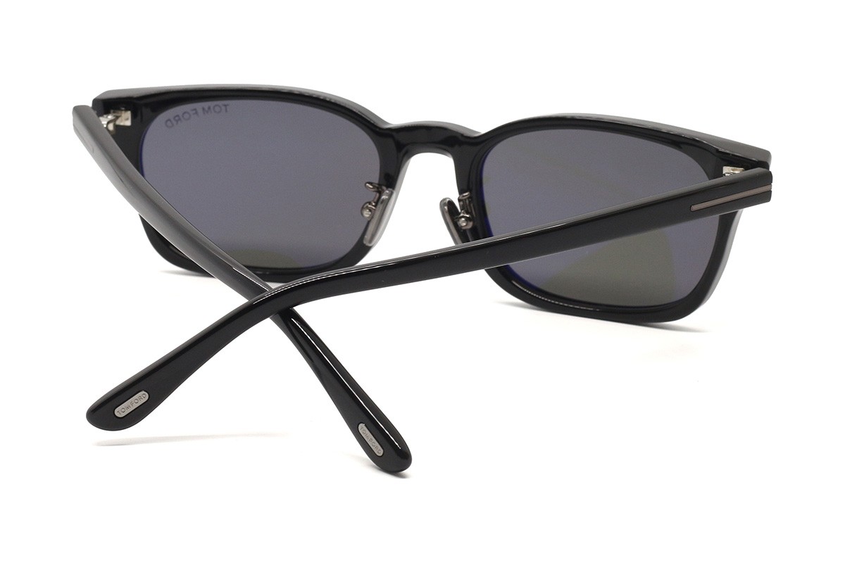 Солнцезащитные очки TOM FORD FT1350-D-N 01A 53 Фото №4 - linza.ua