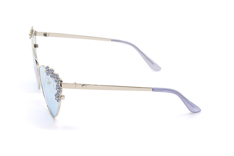 Сонцезахисні окуляри GUESS GU7588 10X 64 Фото №2 - linza.ua