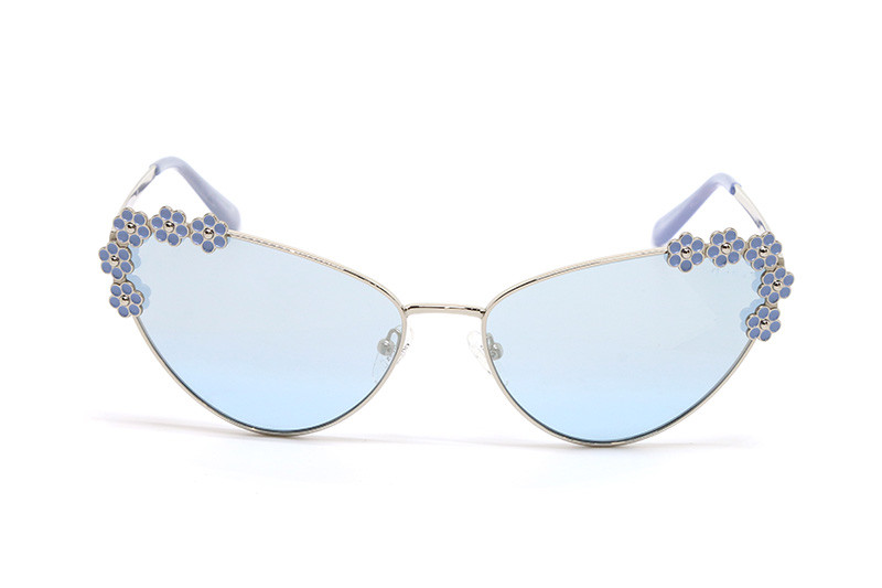 Сонцезахисні окуляри GUESS GU7588 10X 64 Фото №3 - linza.ua