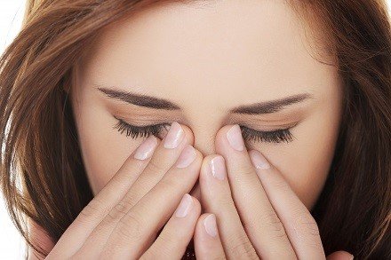 Болят глаза после линз. Что делать?